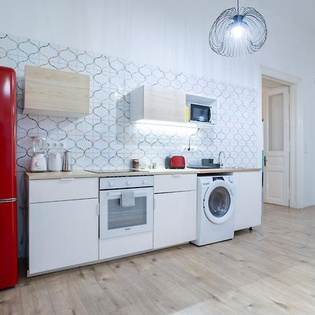 4-Bedroom Comfort Apartment In The Citycenter F38 Budapest Luaran gambar